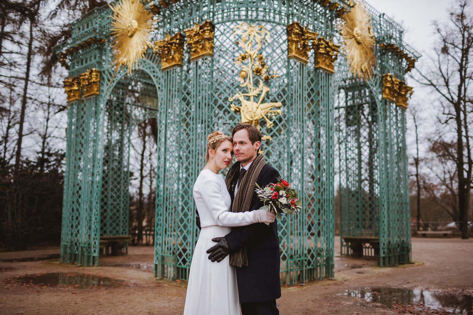 Hochzeitsfotograf Potsdam mit Brautpaar im Schlosspark Sanssouci Copyright by Hochzeitsfotograf www.berliner-hochzeitsfotografie.de