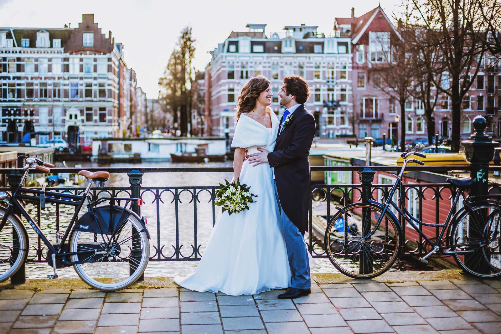 Hochzeitsfotograf beim Fotoshooting in Amsterdam Copyright by Hochzeitsfotograf www.berliner-hochzeitsfotografie.de